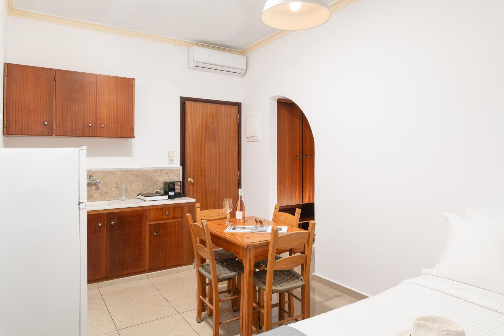 Thelesi Apartments Сталос Екстер'єр фото