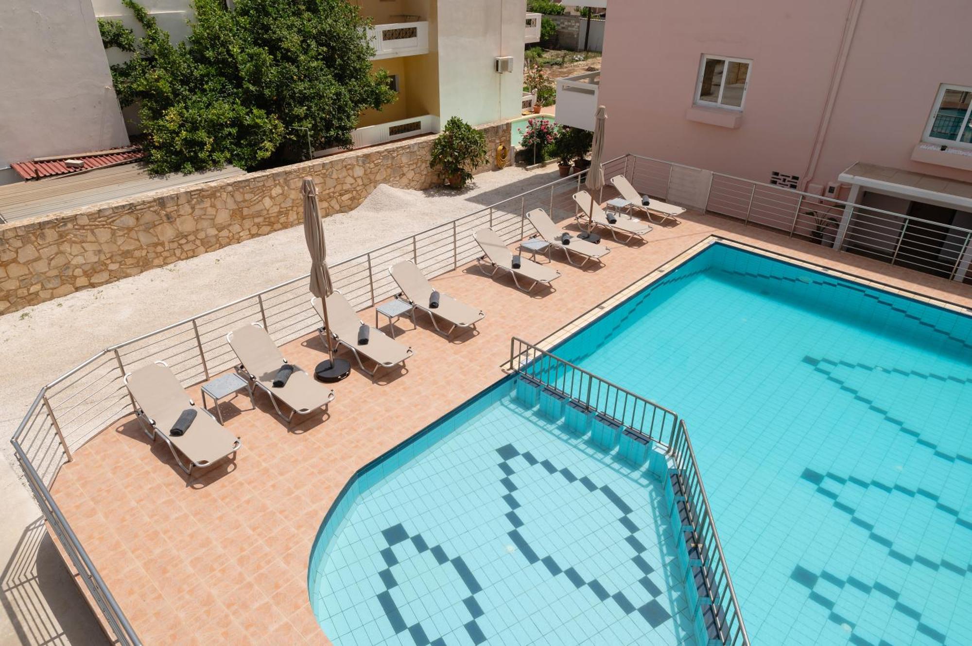 Thelesi Apartments Сталос Екстер'єр фото