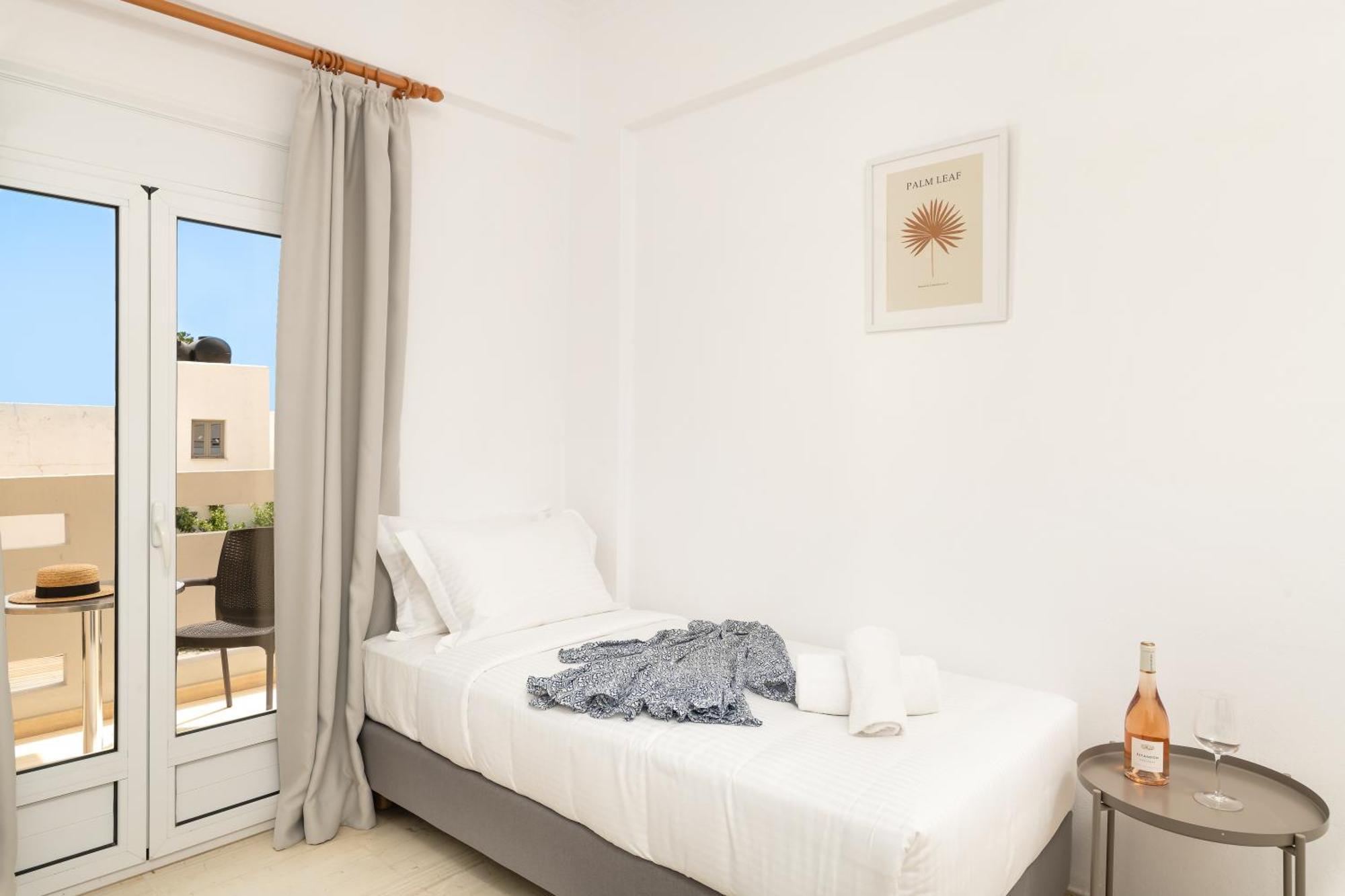 Thelesi Apartments Сталос Екстер'єр фото