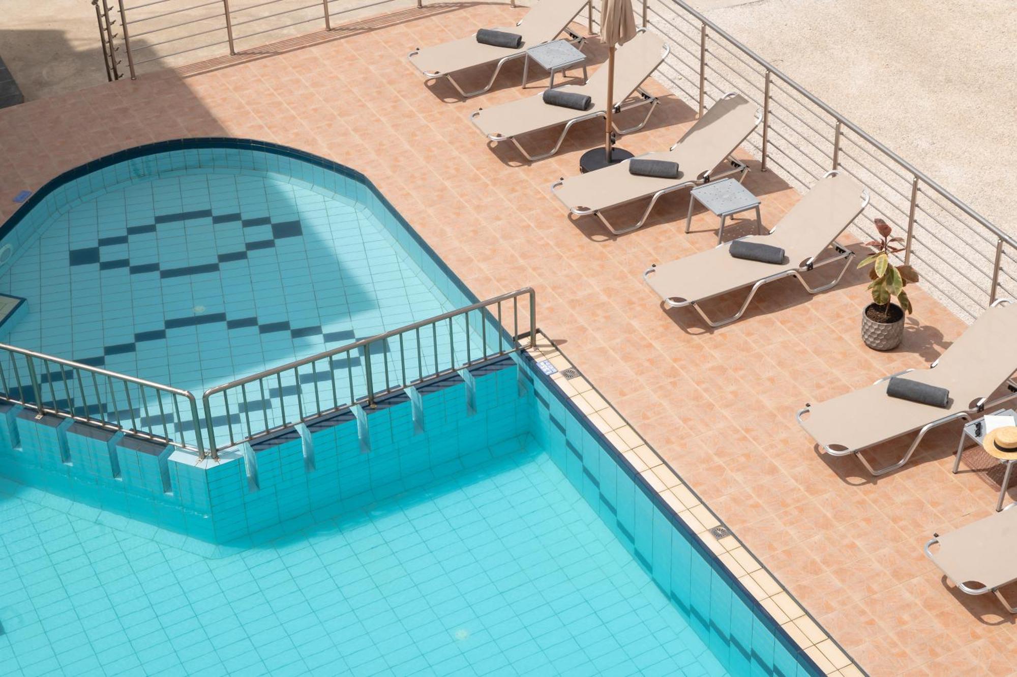 Thelesi Apartments Сталос Екстер'єр фото